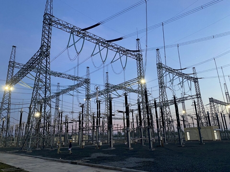 Đóng điện thành công Sân phân phối 500kV Trung tâm điện lực Sông Hậu.