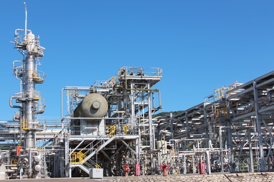 Nhà máy xử lý khí Nam Côn Sơn.