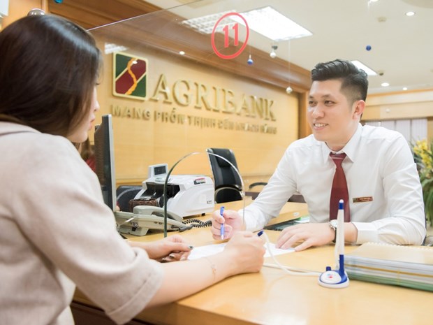 Giao dịch tại Agribank.
