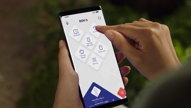 BIDV phát triển nhiều dịch vụ công nghệ hiện đại phục vụ khách hàng.