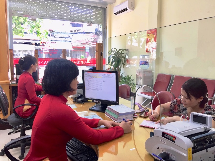 Agribank thực hiện cơ cấu lại nợ, miễn giảm lãi, phí cho hàng nghìn khách hàng bị ảnh hưởng bởi dịch bệnh Covid-19.