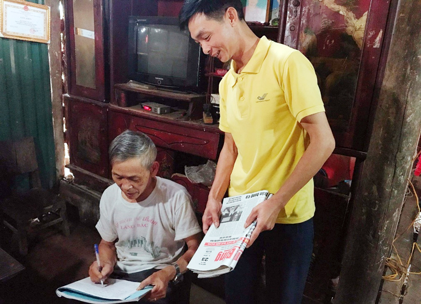 26 năm qua, anh Vi Xuân Thanh luôn vượt lên những khó khăn, thách thức để mang báo Đảng đến với độc giả của xã vùng cao biên giới huyện Hà Quảng, Cao Bằng.