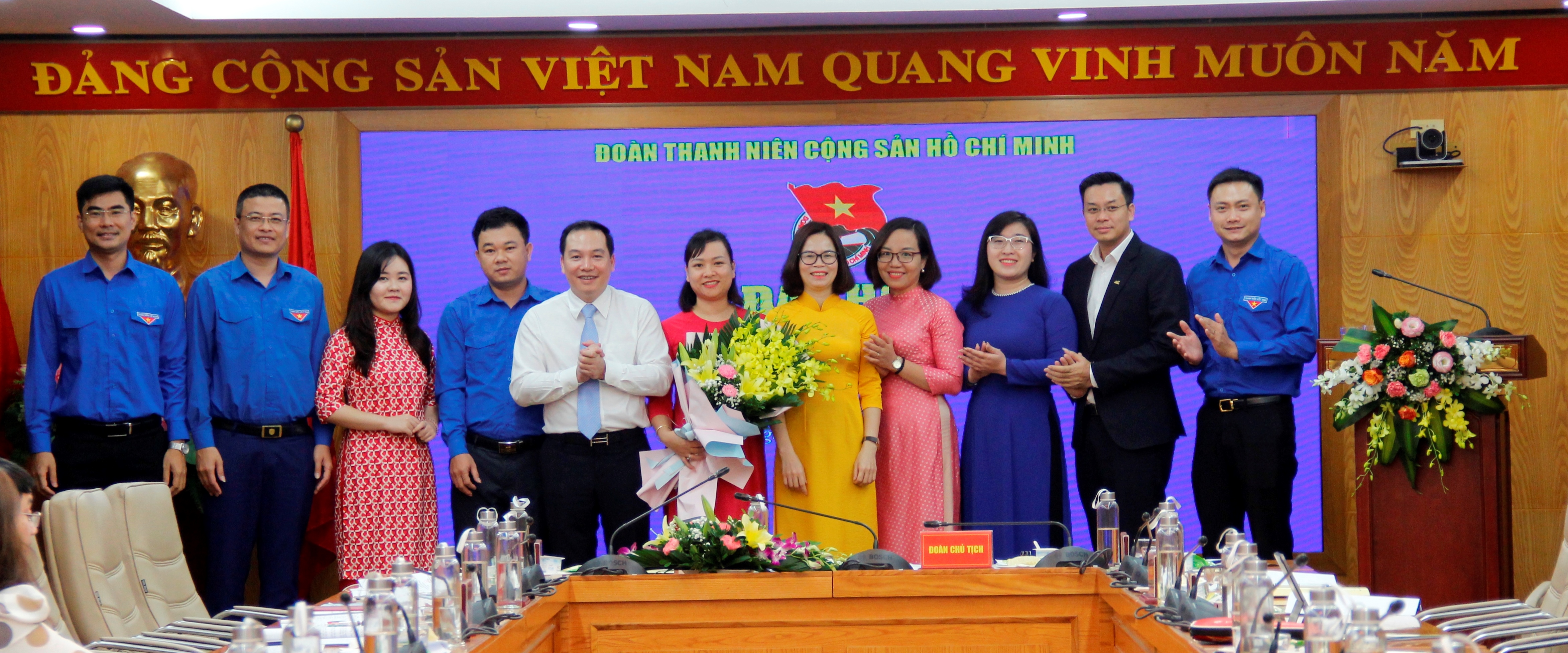 Ban Chấp hành Chi đoàn thanh niên Cơ quan Đảng ủy Khối ra mắt tại Đại hội.