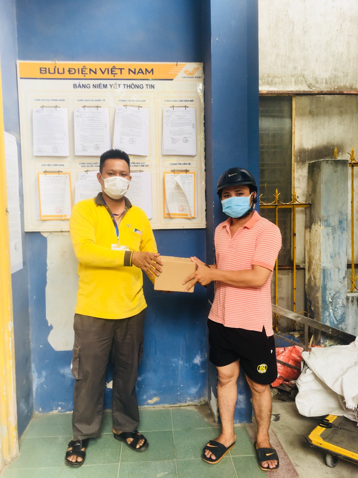 Bưu tá Đình Lâm.