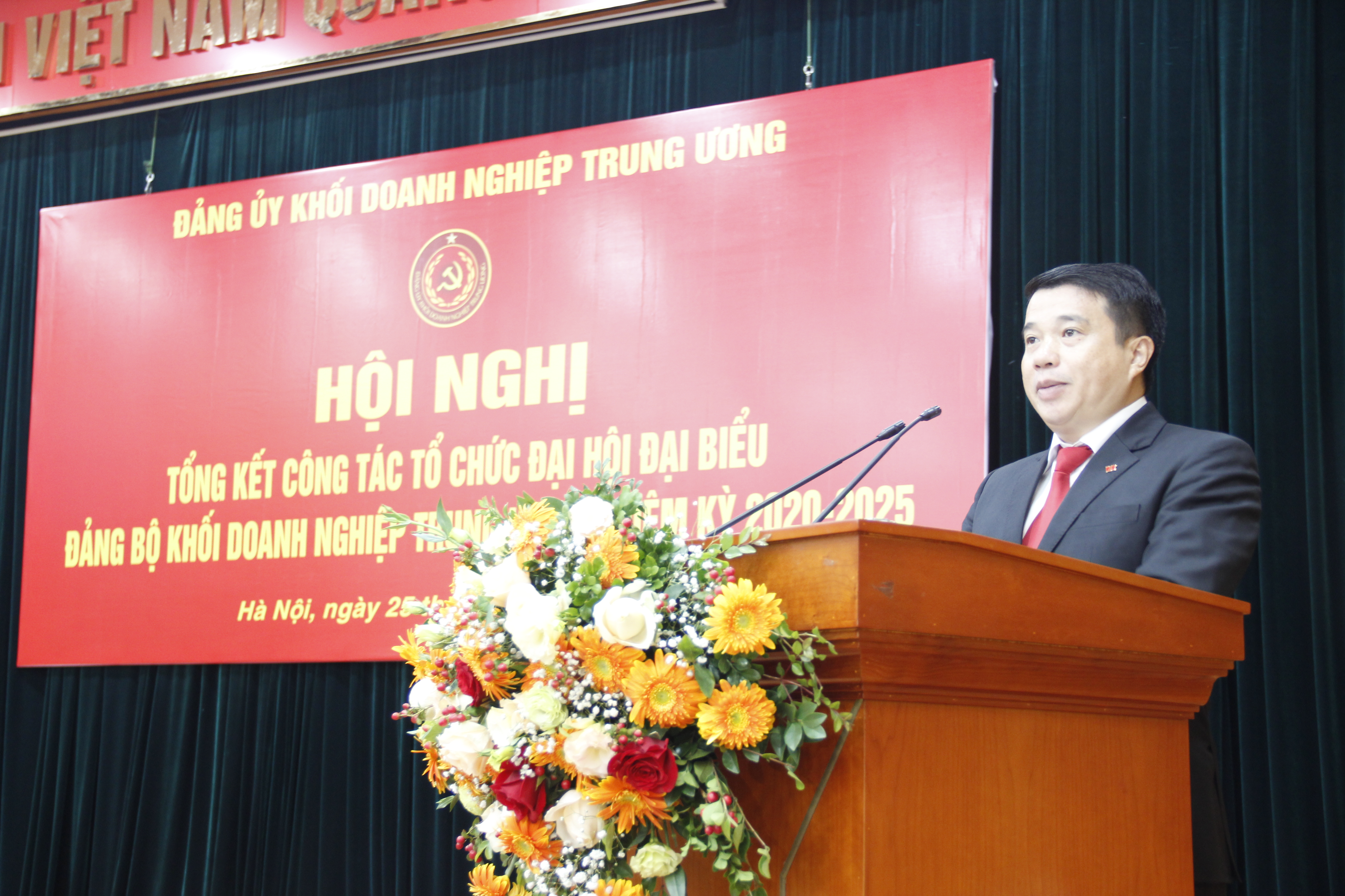 đồng chí Y Thanh Hà Niê Kđăm - Ủy viên dự khuyết BCH Trung ương Đảng, Bí thư Đảng ủy Khối Doanh nghiệp Trung ương phát biểu khai mạc Hội nghị.