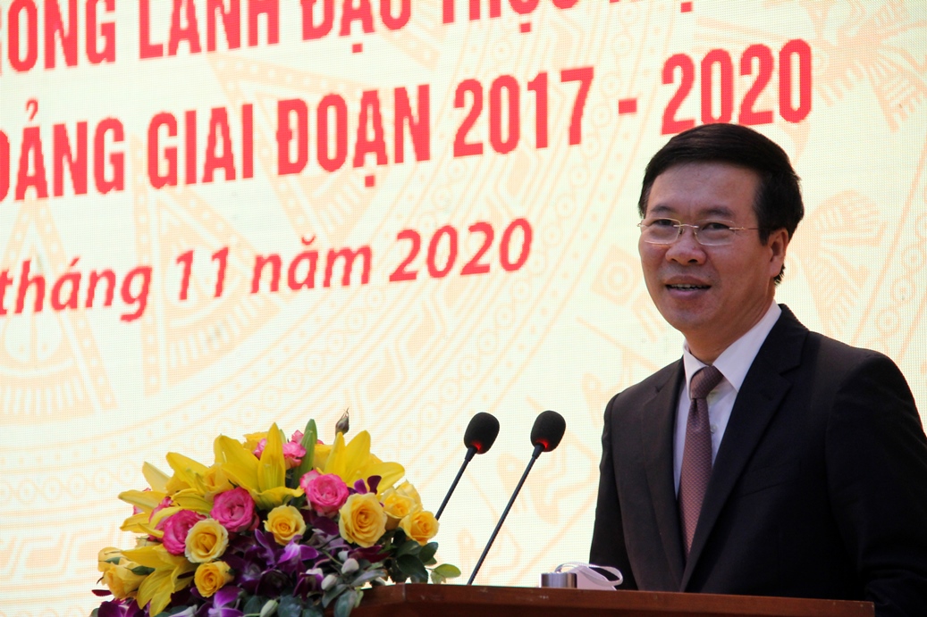 Đồng chí Võ Văn Thưởng, Ủy viên Bộ Chính trị, Bí thư Trung ương Đảng, Trưởng Ban Tuyên giáo Trung ương phát biểu chỉ đạo Hội nghị. 