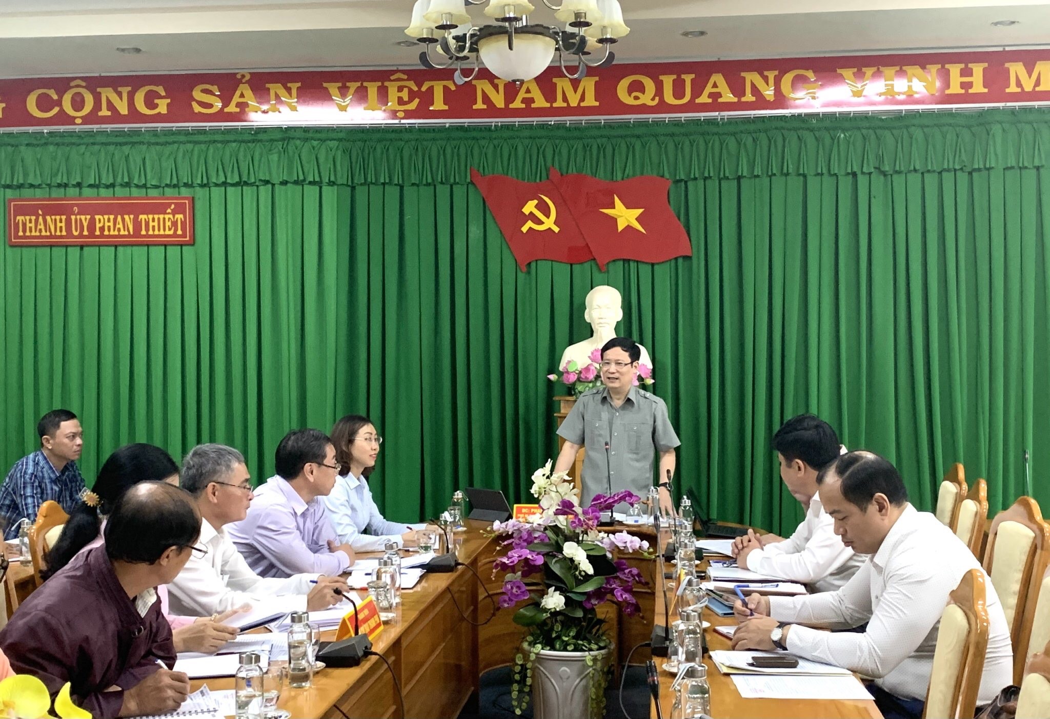 Đoàn làm việc tại Thành phố Phan Thiết.