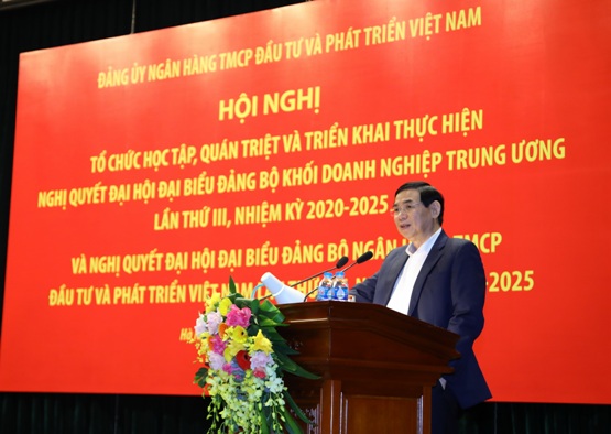 đồng chí Phan Đức Tú - Bí thư Đảng ủy, Chủ tịch HĐTV BIDV yêu cầu cấp ủy các cấp trong Đảng bộ tổ chức chặt chẽ việc quán triệt, triển khai thực hiện nghị quyết đến 100% cán bộ, đảng viên, quần chúngtổ chức chặt chẽ việc quán triệt, triển khai thực hiện nghị quyết đến 100% cán bộ, đảng viên, quần chúng.