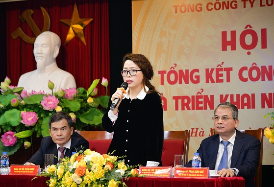 Các đồng chí chủ trì Hội nghị.