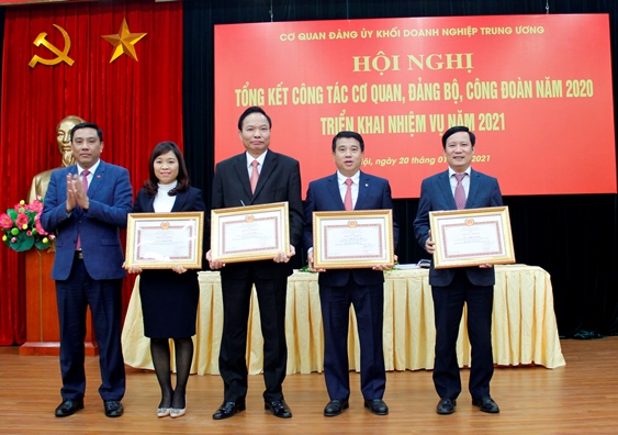 các cá nhân đạt danh hiệu 