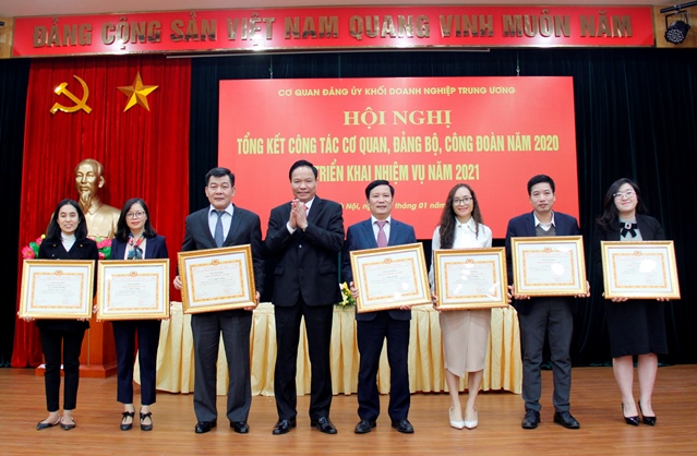 các cá nhân đạt danh hiệu 