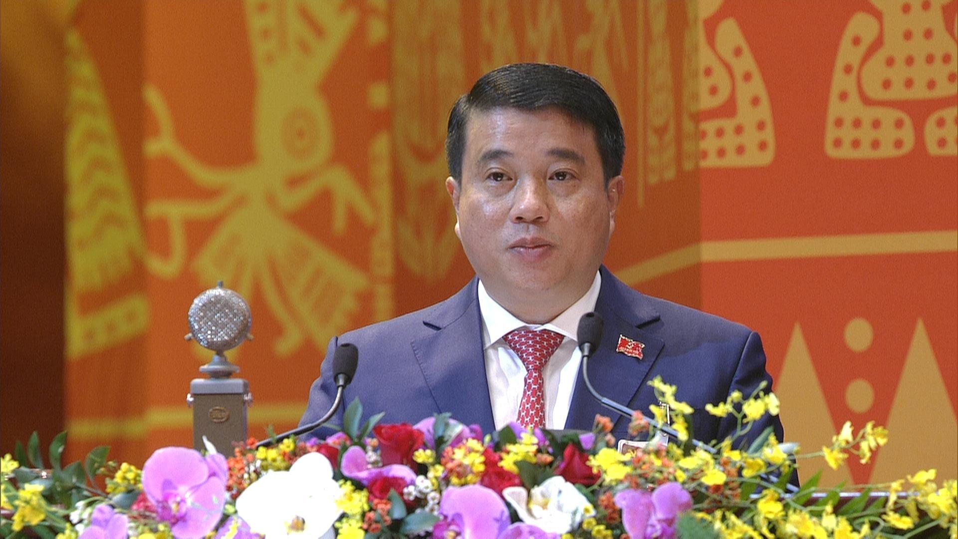 Đồng chí Y Thanh Hà Niê Kđăm, Ủy viên dự khuyết Trung ương Đảng, Bí thư Đảng ủy Khối Doanh nghiệp Trung ương tham luận tại Đại hội.