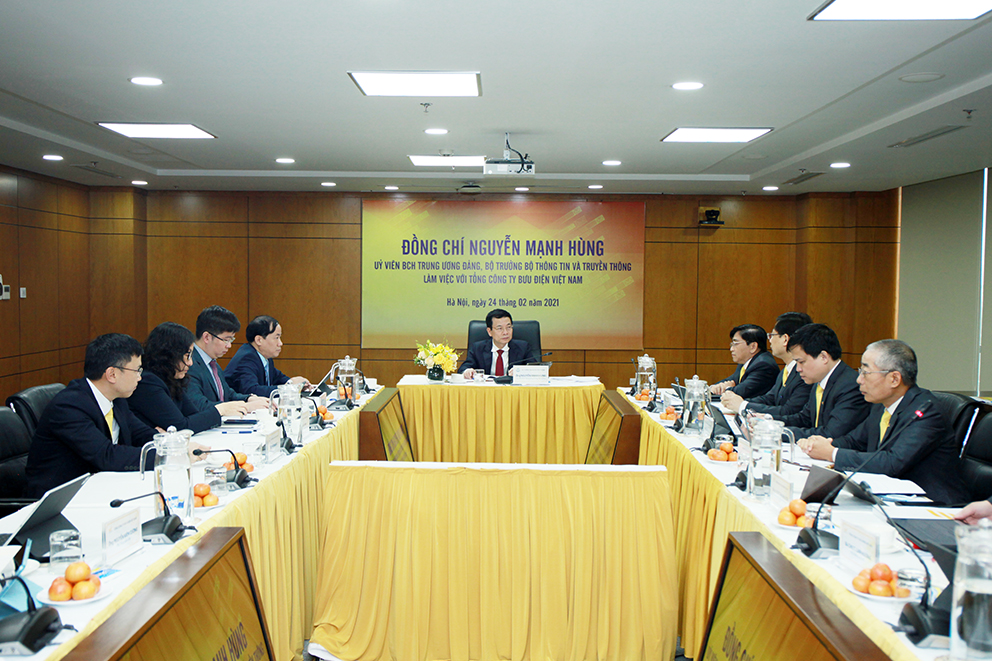 Quang cảnh buổi làm việc.