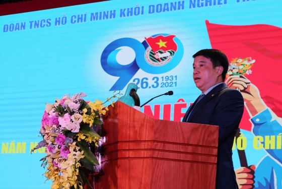 Đồng chí Y Thanh Hà Niê Kđăm - Bí thư Đảng ủy Khối Doanh nghiệp Trung ương phát biểu tại Hội nghị.