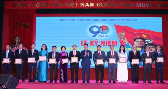 Trao tặng Kỷ niệm chương 