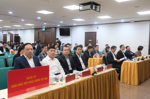 Các đại biểu tham dự Hội nghị tại điểm cầu Đảng ủy Ngân hàng TMCP Ngoại thương Việt Nam.