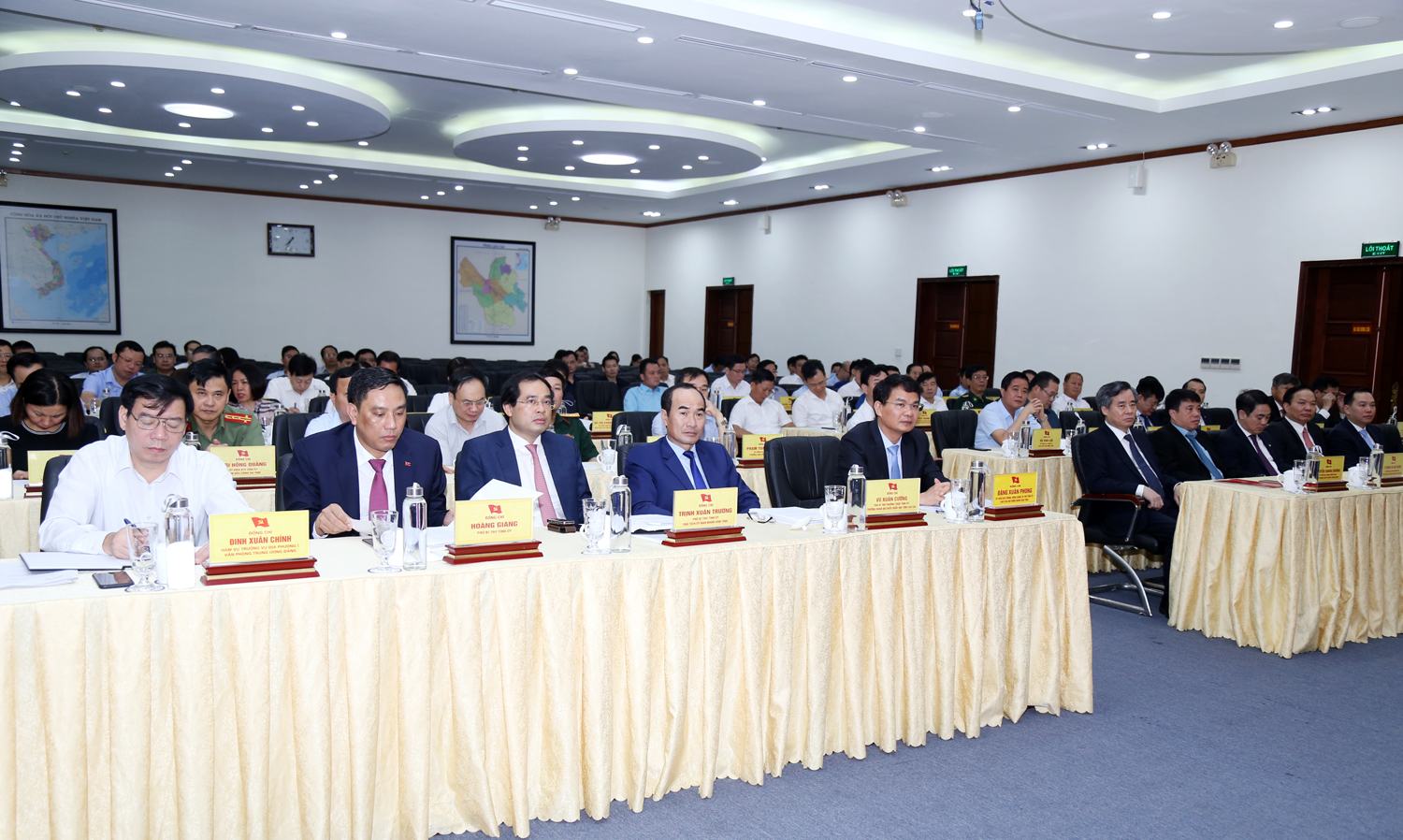 Các đại biểu dự Hội nghị.