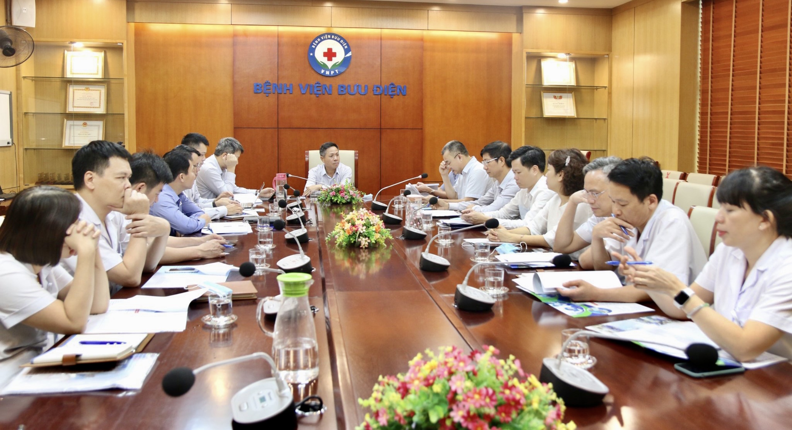 Quang cảnh buổi làm việc.