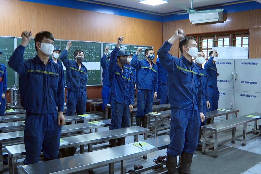 Trước giờ vào ca.