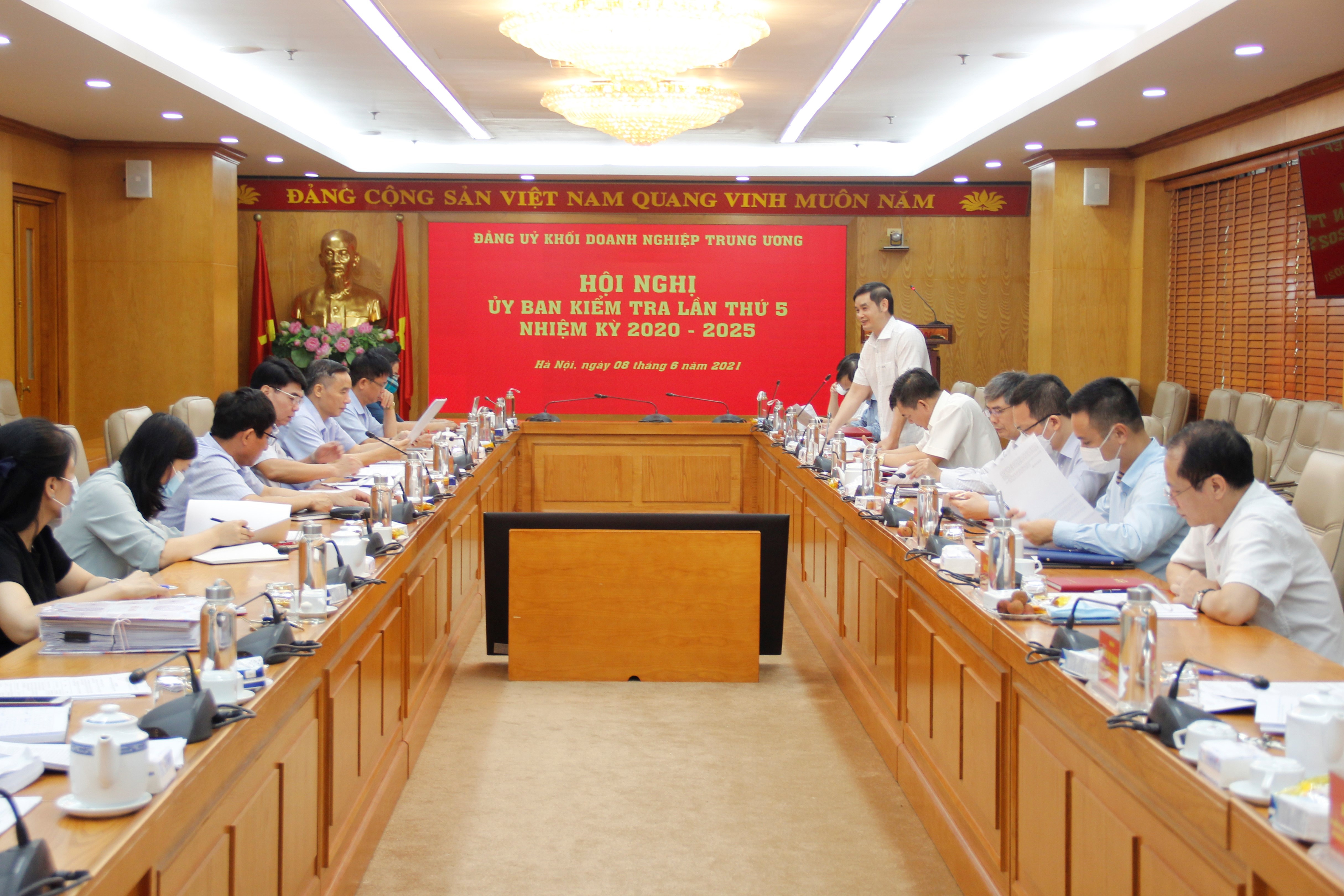 Đồng chí Phan Công Nam, Ủy viên Ban Thường vụ, Chủ nhiệm Ủy ban Kiểm tra Đảng ủy Khối chủ trì Hội nghị.