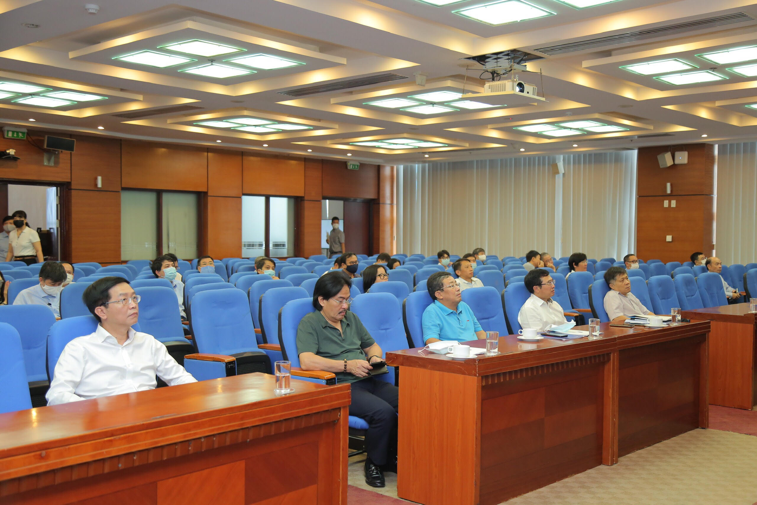 Các đại biểu tham dự Hội nghị tại điểm cầu Đảng ủy Tập đoàn Dầu khí Quốc gia Việt Nam.