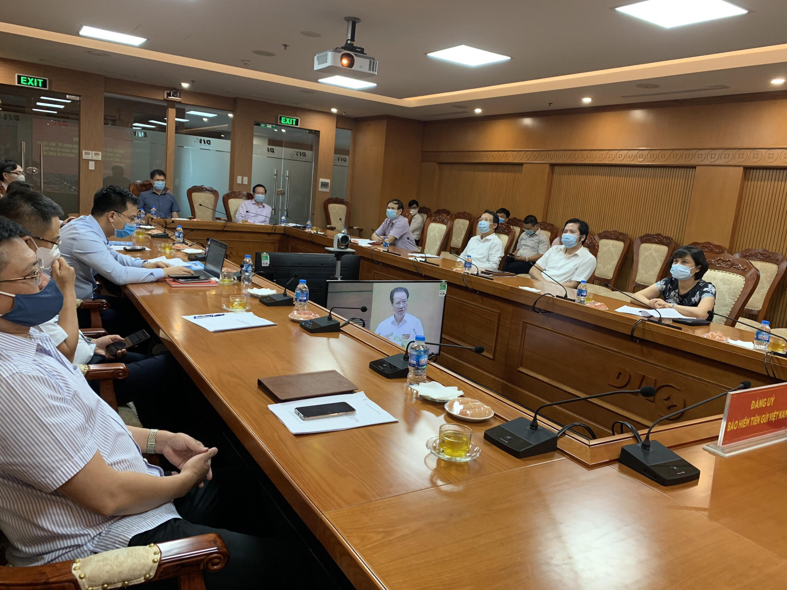 Các đại biểu tham dự Hội nghị tại điểm cầu Đảng ủy Bảo hiểm tiền gửi Việt Nam.