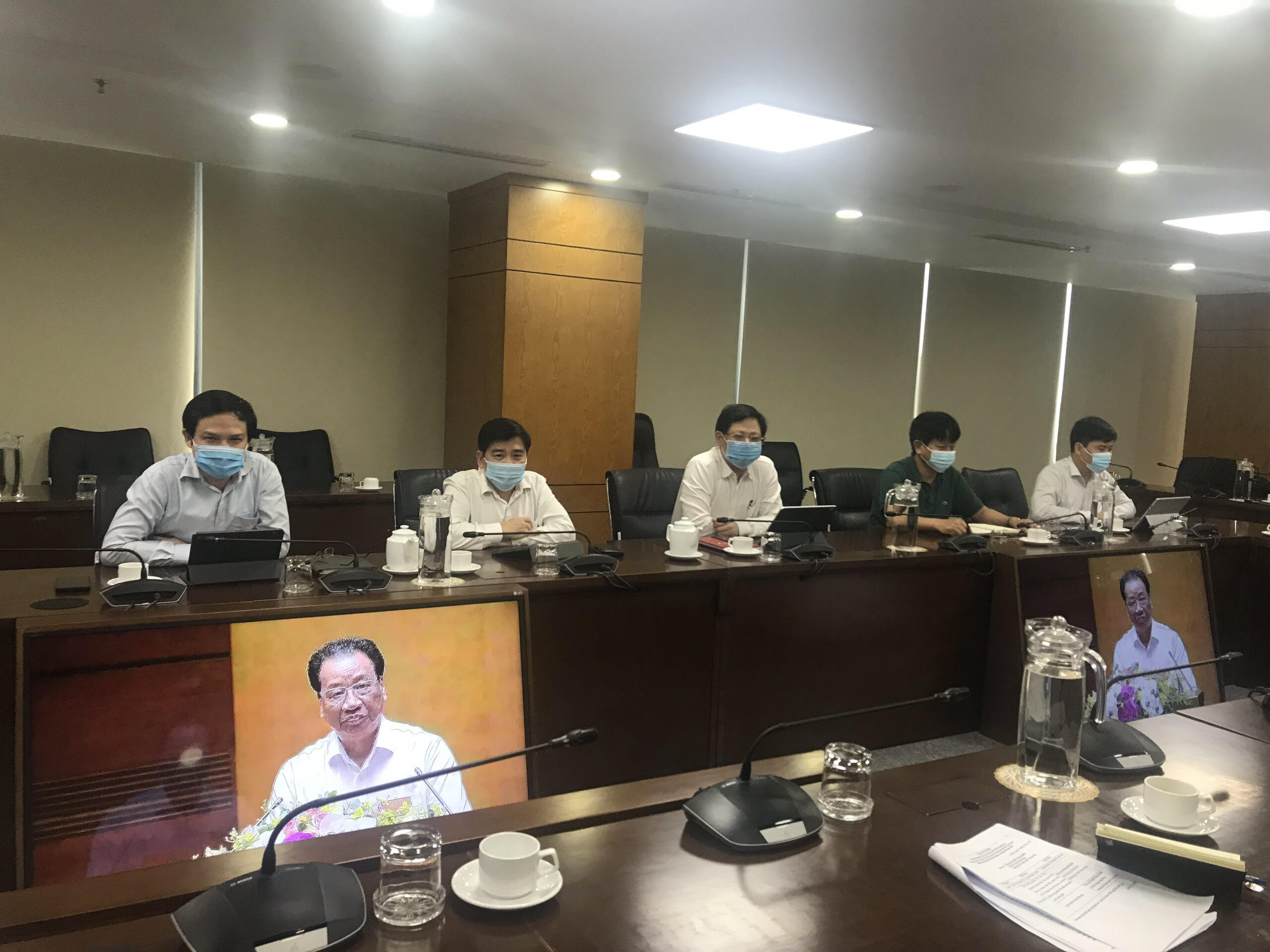 Các đại biểu tham dự Hội nghị tại điểm cầu Đảng ủy Tổng công ty Bưu điện Việt Nam.