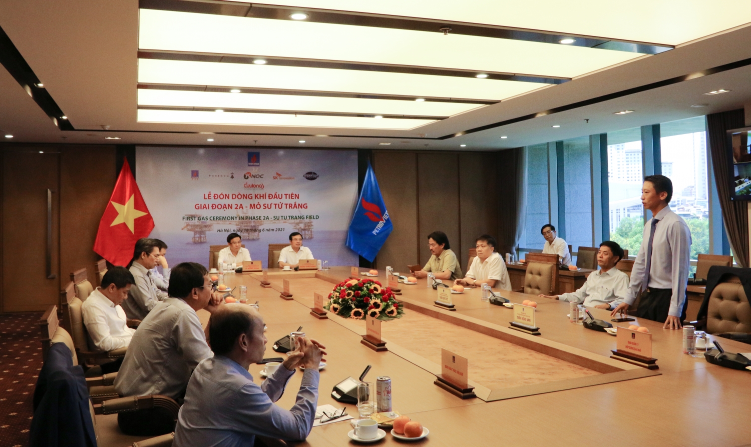 Các đại biểu tham dự buổi Lễ tại điểm cầu Hà Nội.