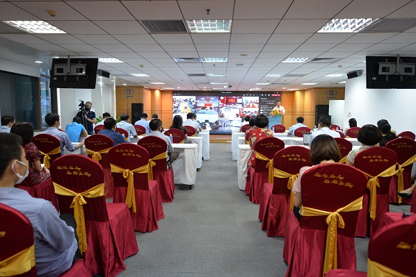 Toàn cảnh hội nghị.