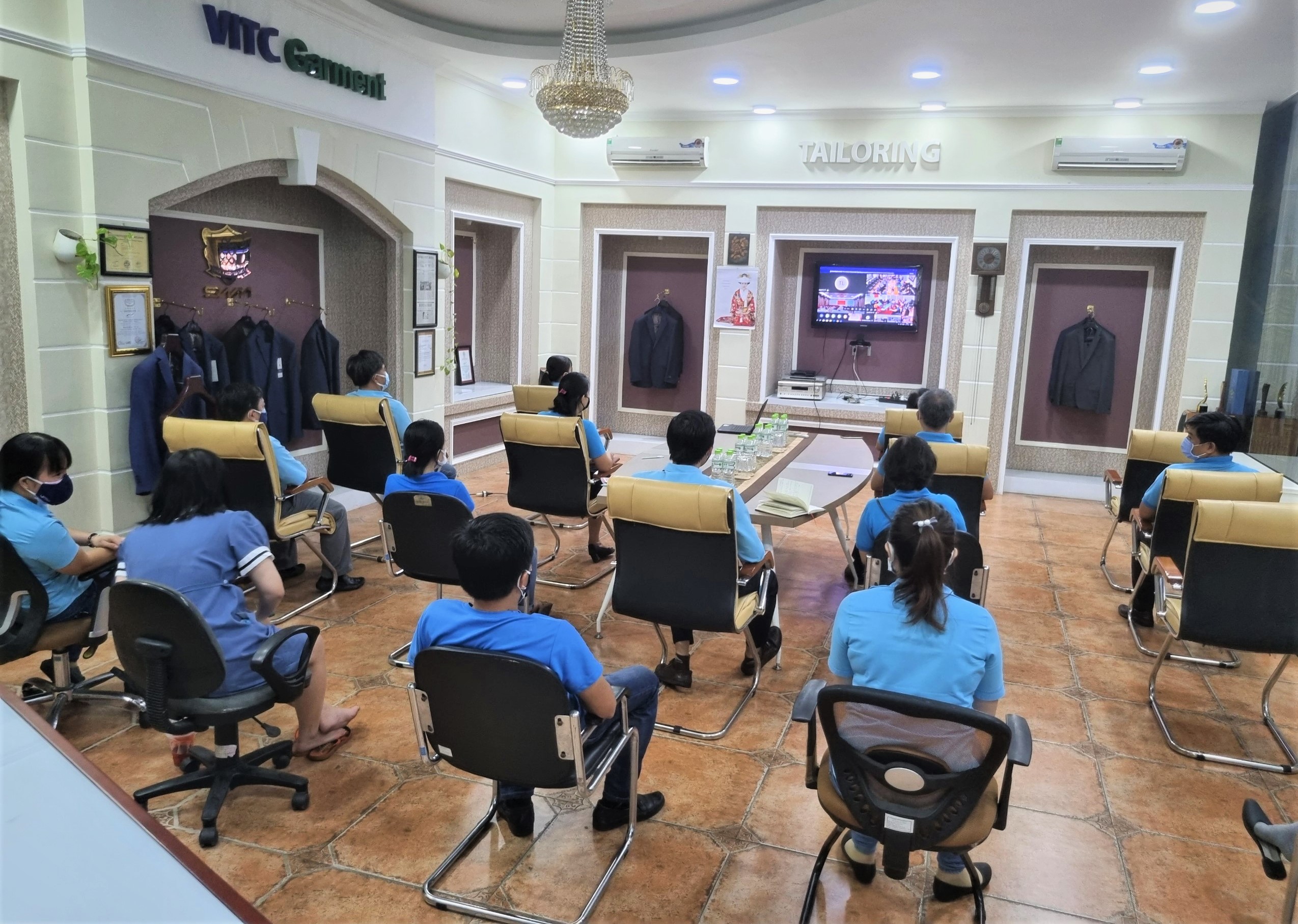 Các điểm cầu thuộc Đảng bộ Tập đoàn nghiêm túc học tập, quán triệt Nghị quyết.