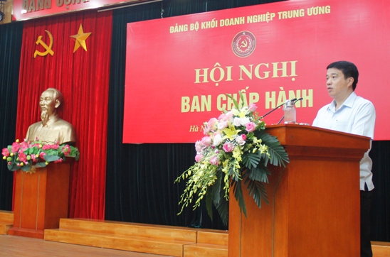 Đồng chí Y Thanh Hà Niê Kđăm - Bí thư Đảng ủy Khối Doanh nghiệp Trung ương phát biểu tại Hội nghị.