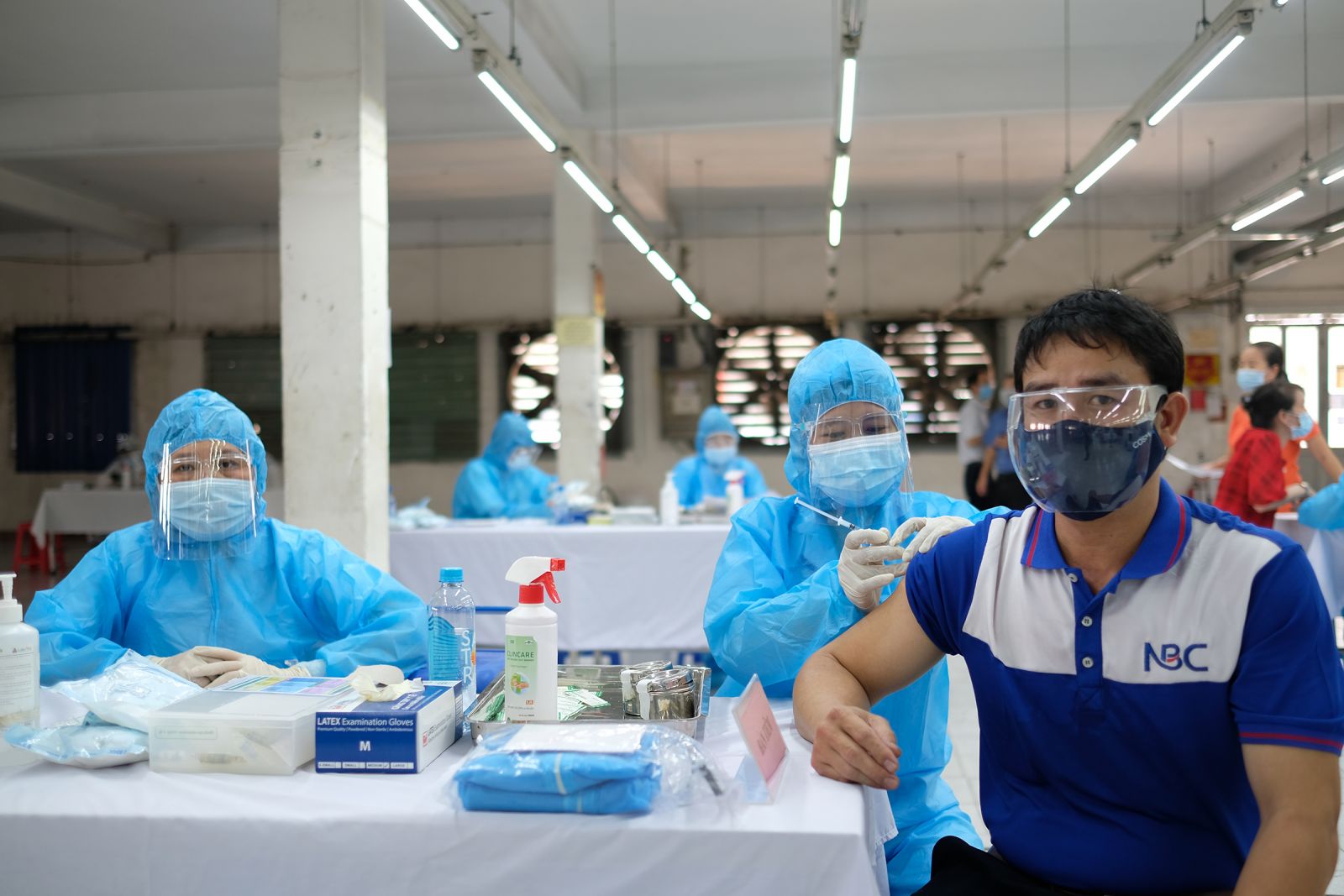 Tổng Công ty May Nhà Bè – NBC đã tổ chức tiêm vắc xin Covid 19 cho toàn thể 3000 lao động. 