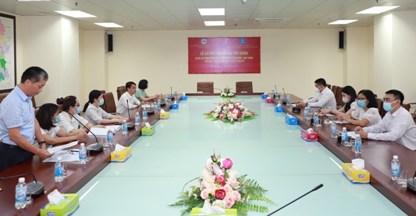 Quang cảnh ký kết hợp đồng tín dụng.