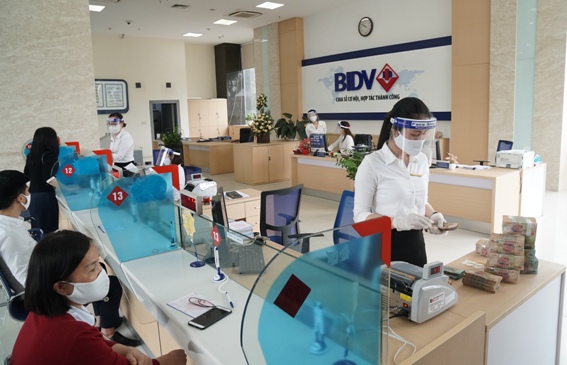 Hoạt động giao dịch tại BIDV.
