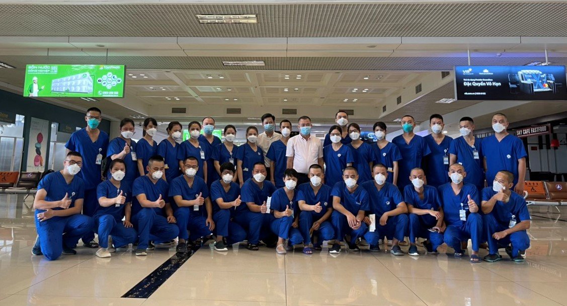 Lãnh đạo Bệnh viện Bưu điện với các thành viên Đoàn công tác.