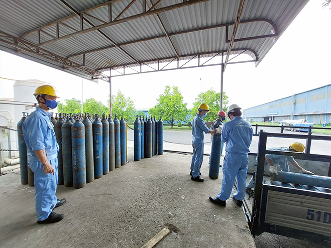 Bất kể khi nào ngành Y tế cần cung ứng nhiều hơn nguồn oxy cho người bệnh, Thép Miền Nam - VNSTEEL luôn sẵn sàng!