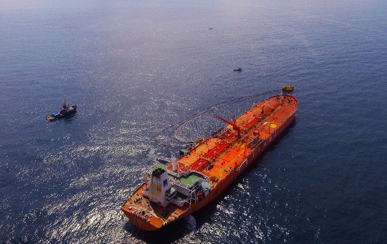 Nhập dầu thô cho Nhà máy lọc dầu Dung Quất.