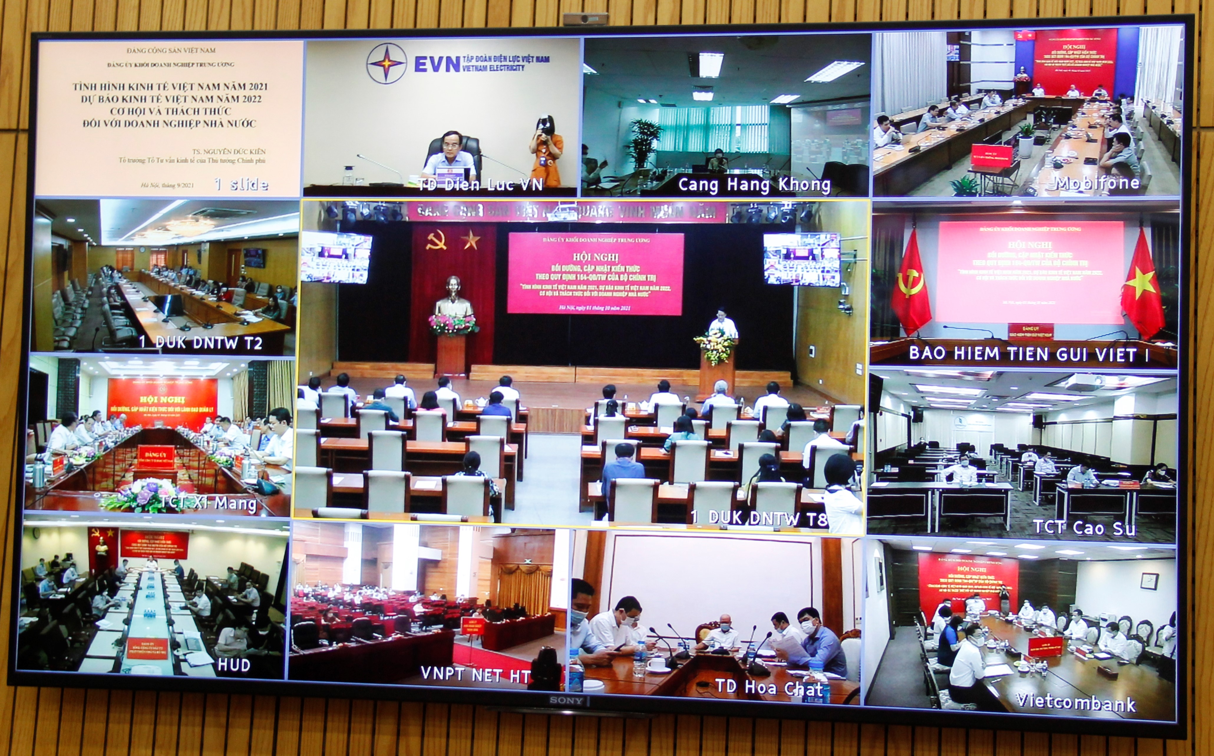 Các đại biểu tham dự Hội nghị tại các điểm cầu.