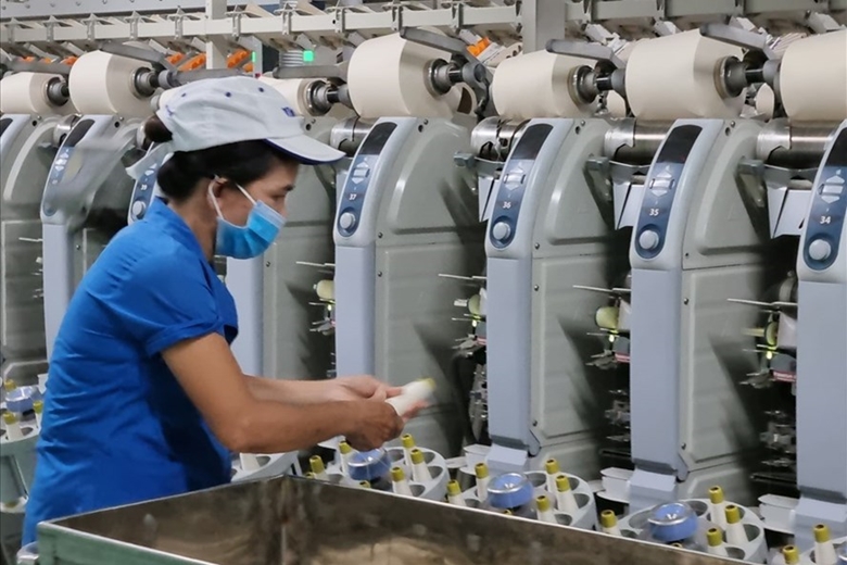 Bảo đảm vừa duy trì sản xuất kinh doanh vừa bảo đảm an toàn phòng, chống dịch theo hướng dẫn của Bộ Y tế. 