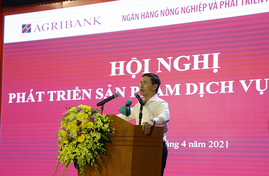 Đ/c Phạm Đức Ấn, Bí thư Đảng ủy, Chủ tịch HĐTV phát biểu chỉ đạo Hội nghị Phát triển sản phẩm dịch vụ năm 2021.