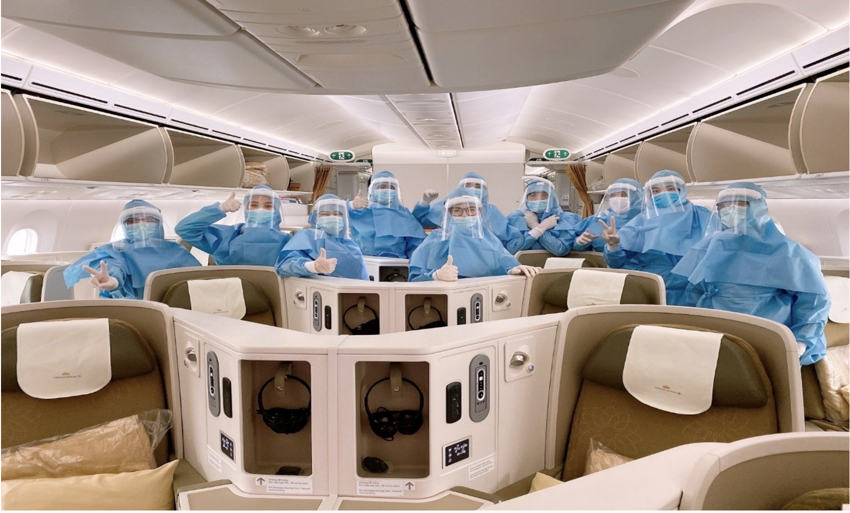 Với mệnh lệnh từ trái tim, không quản ngày đêm, các lực lượng tuyến đầu của VNA nỗ lực hoàn thành mọi nhiệm vụ. (Ảnh: VNA).