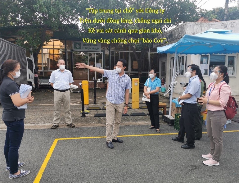 Chi ủy Công ty cổ phần Cát Lợi làm việc với BQL Khu công nghiệp chuẩn bị cho mô hình sản xuất “3 tại chỗ”.