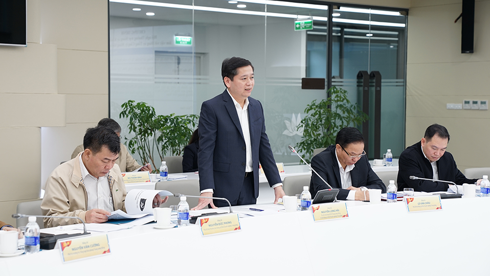 Đồng chí Nguyễn Long Hải - Bí thư Đảng uỷ Khối Doanh nghiệp Trung ương phát biểu tại Hội nghị.