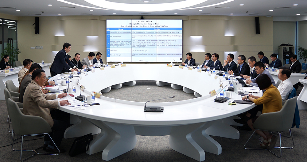 Các đại biểu tham dự buổi làm việc.