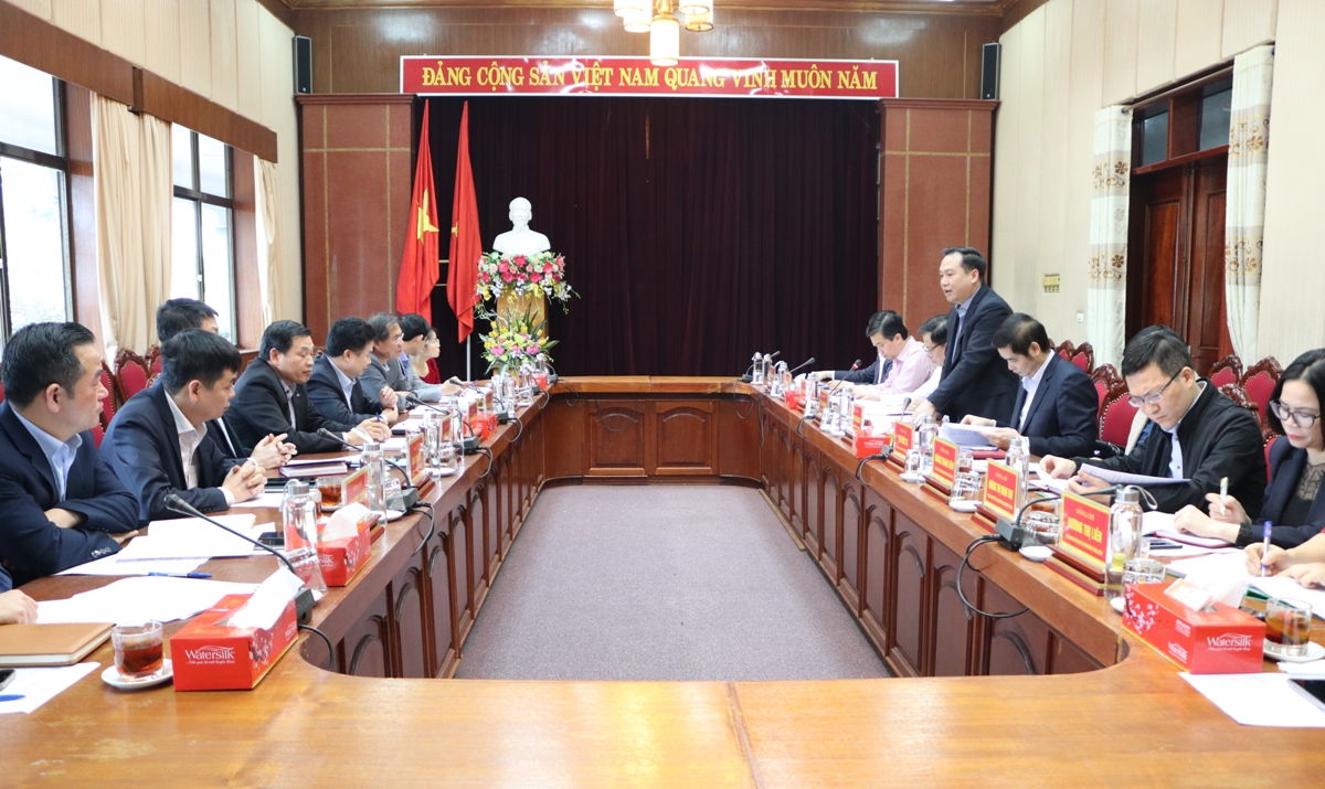 Quang cảnh buổi làm việc.