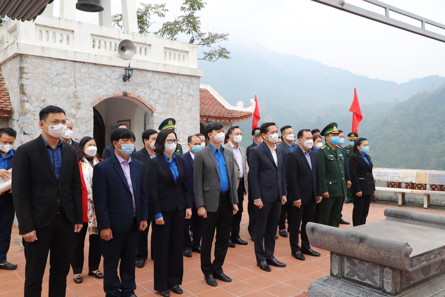 Đoàn công tác đến dâng hương tại Đài hương 468.