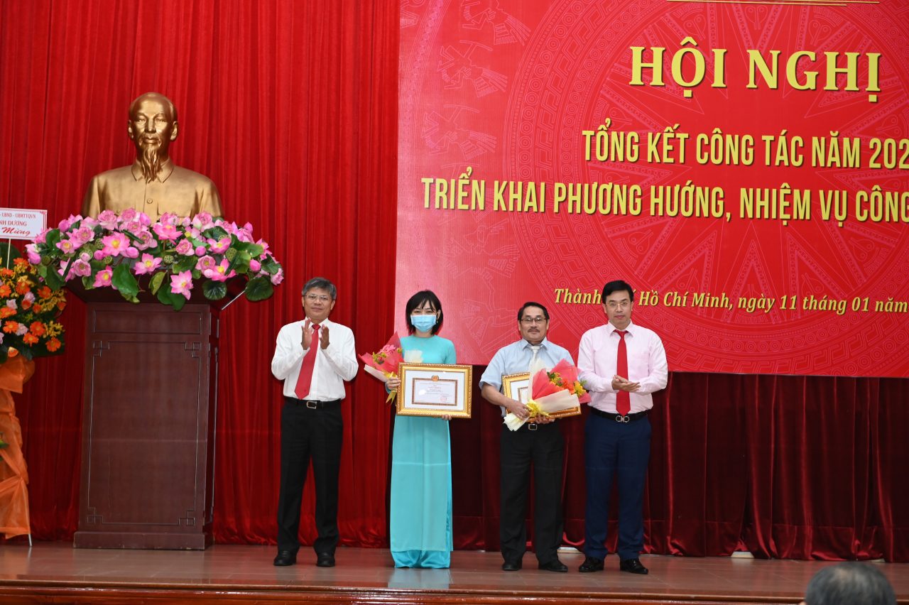 2 chi bộ đạt thành tích hoàn thành xuất sắc nhiệm vụ tiêu biểu 5 năm (2017 – 2021).