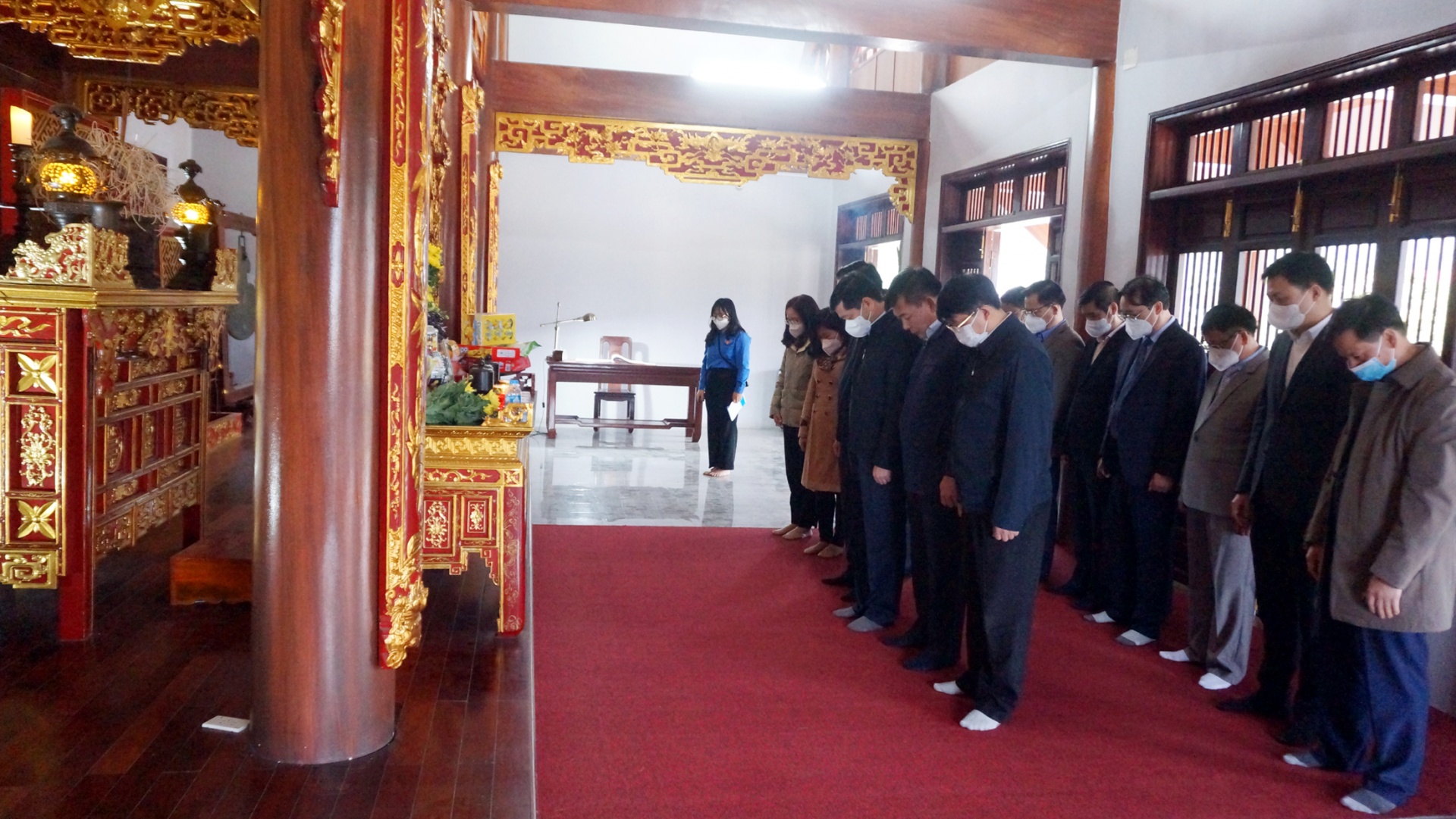 Đoàn công tác của Đảng ủy Khối Doanh nghiệp Trung ương dâng hương tưởng niệm Chủ tịch Hồ Chí Minh tại Khu di tích lịch sử Nà Tu.
