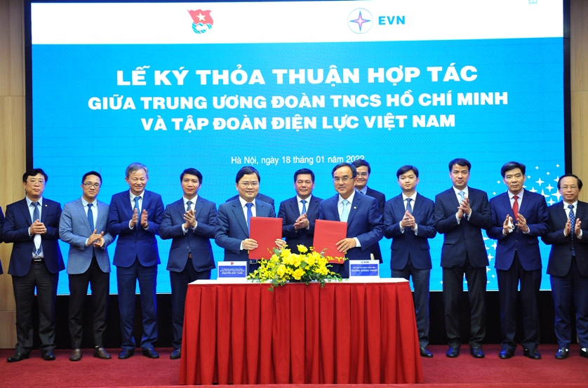 Đại diện lãnh đạo hai bên ký kết Thỏa thuận hợp tác.