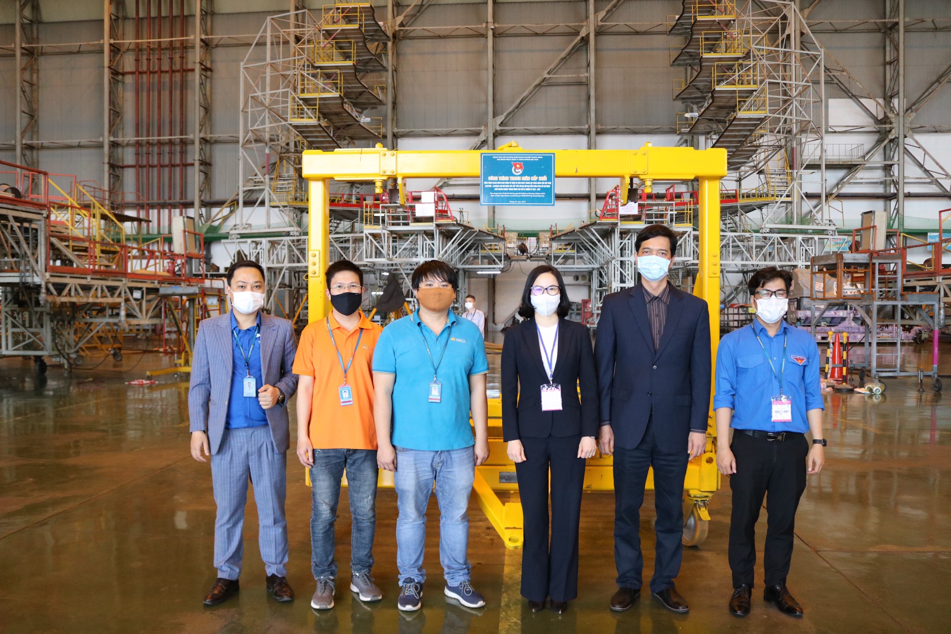 Chương trình gắn biển công trình thanh niên “Thiết kế chế tạo Giá đỡ Tail Airbus A321”. Đây là công trình làm lợi, tiết kiệm cho đơn vị 1,2 tỷ đồng.